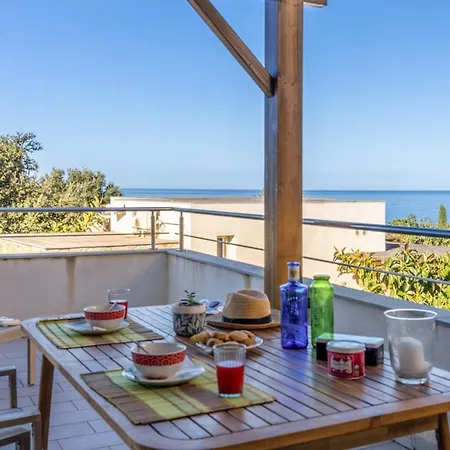 Casa Mediterranio